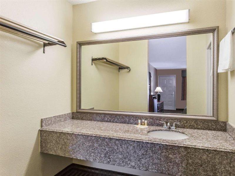 Days Inn By Wyndham Orange Extérieur photo