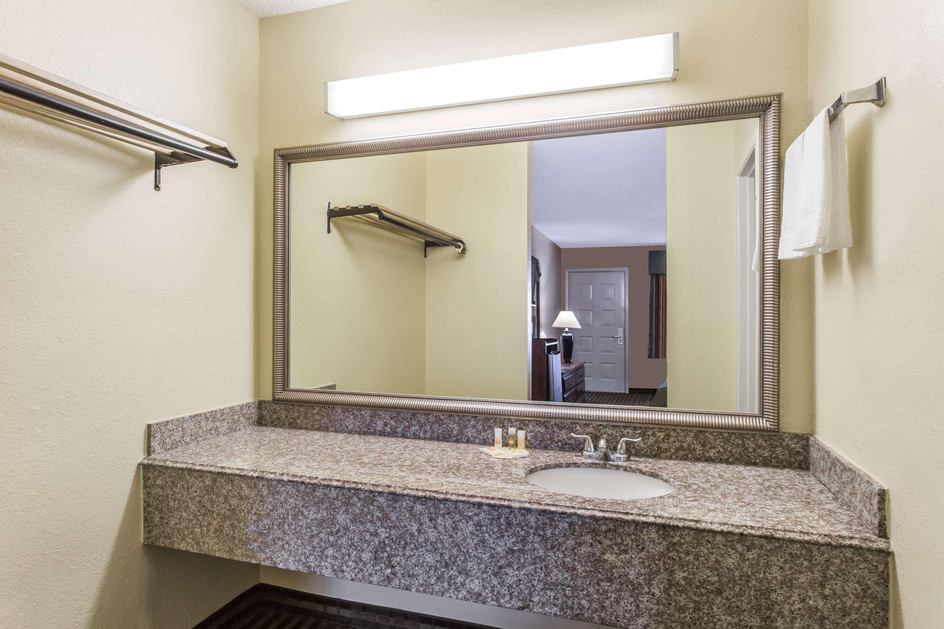 Days Inn By Wyndham Orange Extérieur photo